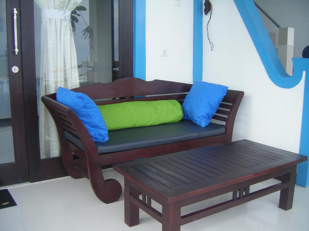 De Adema Guesthouse Amed  Exterior photo