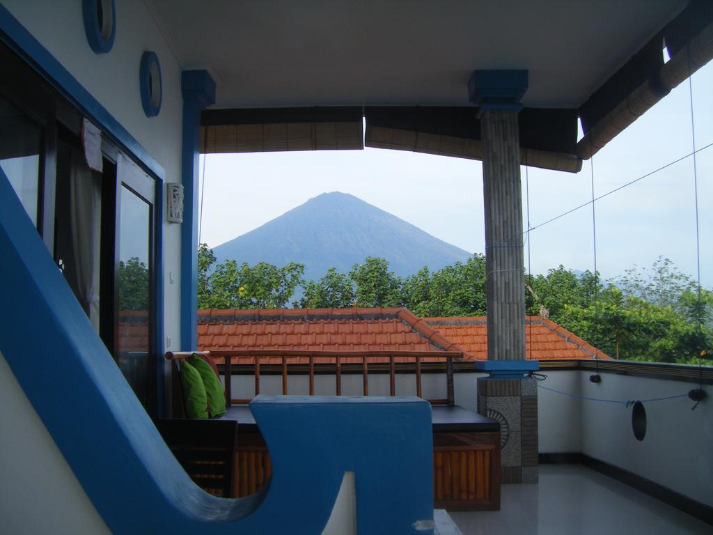 De Adema Guesthouse Amed  Exterior photo