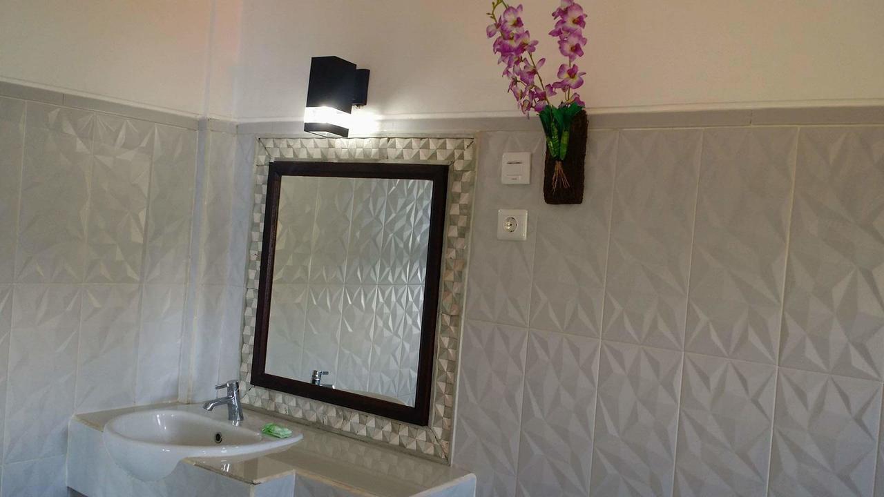 De Adema Guesthouse Amed  Exterior photo