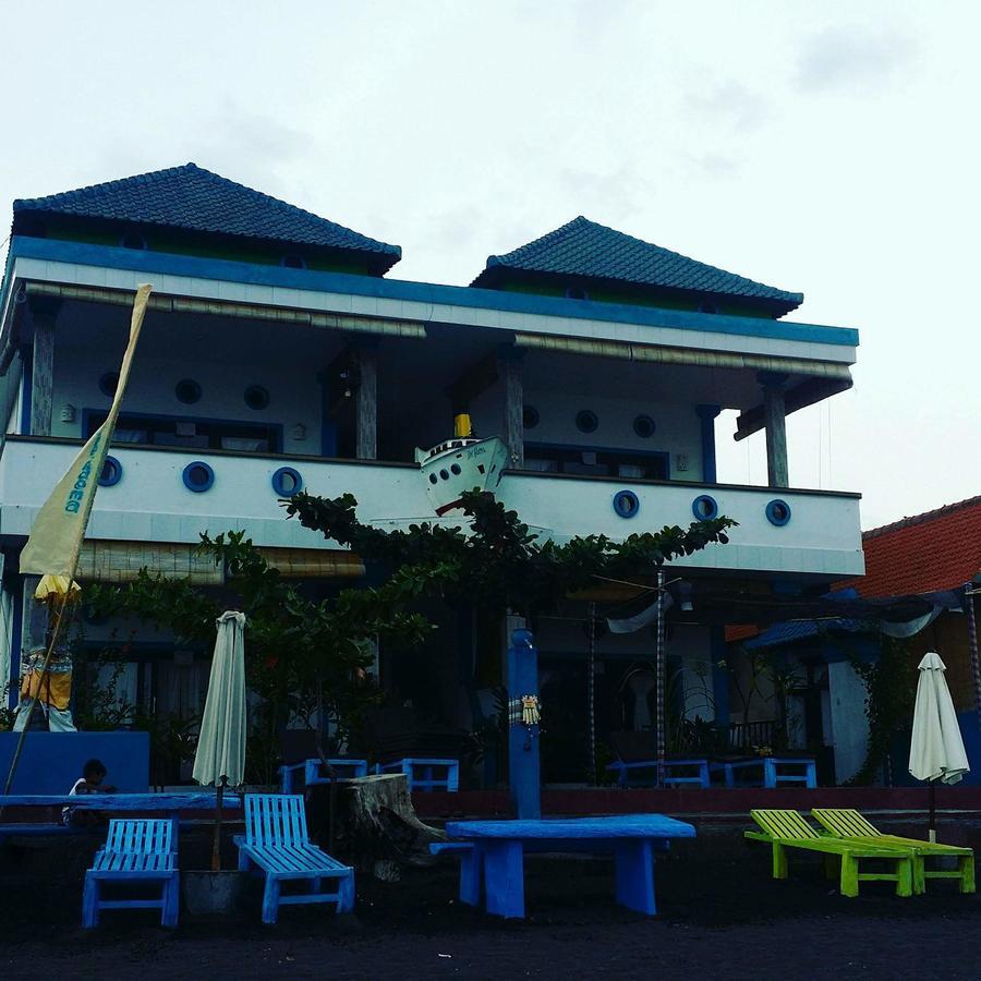De Adema Guesthouse Amed  Exterior photo